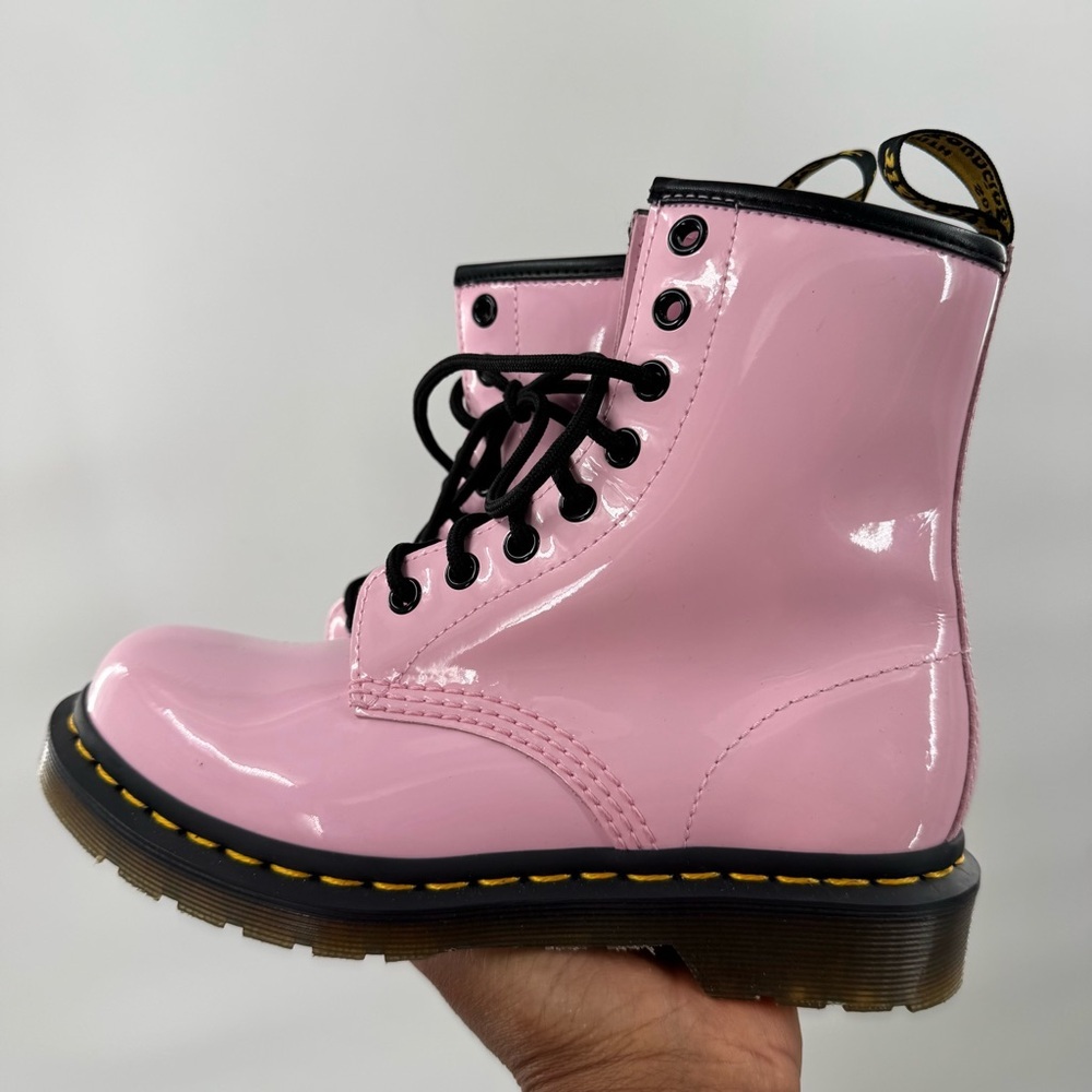 Dr. Martens Pink Patent Leather Lace-Up Shoes Womenâs Size 5